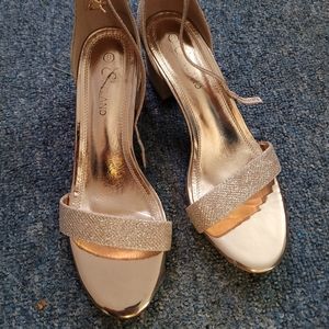 Size 9 women's rose gold chunky heels